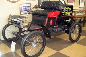 oldsmobile curved dash first mass produced car 